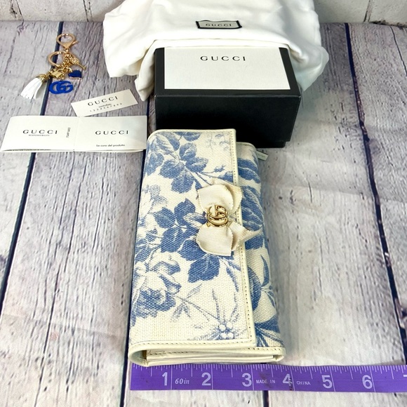Gucci Marmont blue floral canvas wallet crossbody w/box, dust bag & bag charm - Picture 15 of 16